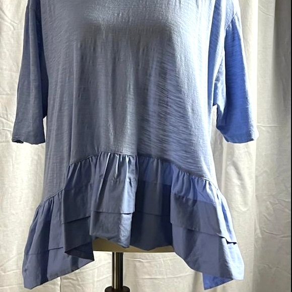 Top Akemi Kim - Picture 2 of 2